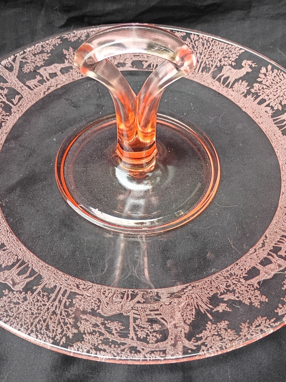 US Glass - Pink - #330 Deerwood - Center Handle - Sandwich Server - 10"